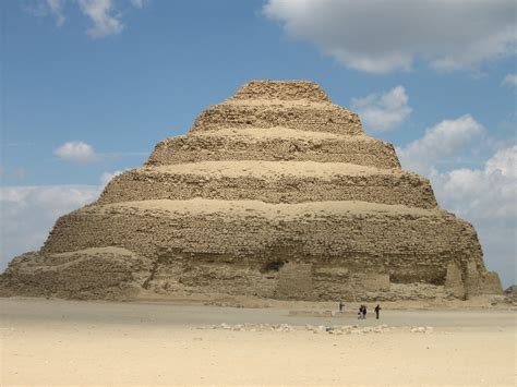 La Serata Egizia di Welwel: Una Storia di Talento, Trionfi e Torte a Forma di Piramide!