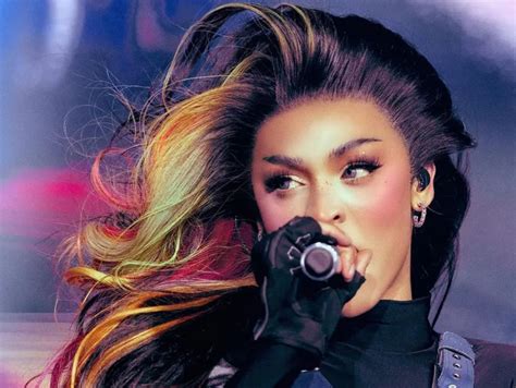 Pazzesco Show di Pabllo Vittar a Milano: Ritmi brasiliani e glitter che accecano!